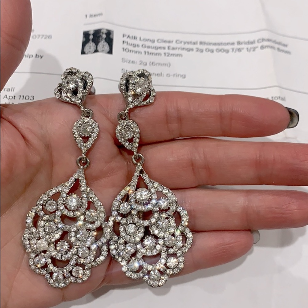 Beautiful crystal 2 g plugs Chandelier earrings